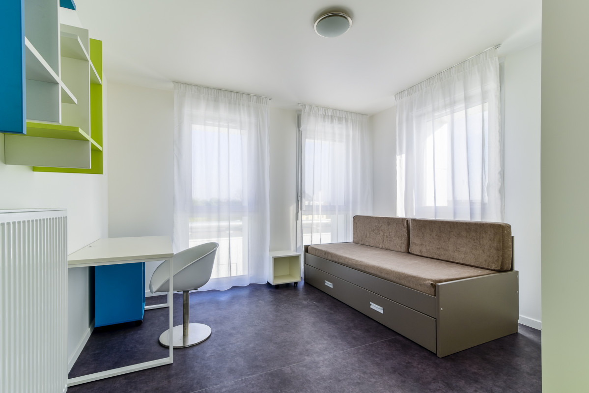 ImmoJeune's tweet photo. [Coup de coeur ❤] #Lille #Offre #LogementEtudiant #ResidenceEtudiante #Immo Futur étudiant à Lille et vous cherchez un logement pour la rentrée ? Découvrez cette résidence 👌 ! Déposez votre candidature ici --> https://t.co/kgJqjuFspK https://t.co/NSw7UNyNtM