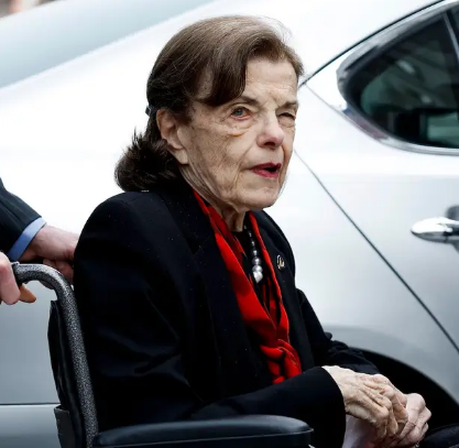 RokerGlasses's tweet photo. BREAKING: Sen. Dianne Feinstein has died at 90.

In other news, Democrats announce she will still serve out her term as California Senator, as they expect no change in her ability to carry out her duties... https://t.co/pdP2xEswhk
