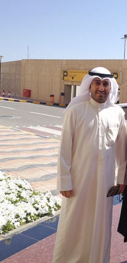 d_aferi's tweet photo. المدح ماينساق غير لواحدٍ جنبه متين 
اليا مدحت امدح رياجيلٍ على قد الثقه 

راسً يبشر بالسعد في كل وقت وكل حين 
يفداه راسً في علوم الطيب مابش عرقه 

رجل المواقف يعتق الارقاب ويفك السجين 
له سمعتٍ تطغى على الاقليم قبل المنطقه  

@Dralsmawi 
الدكتور : ناجي بدر الظفيري https://t.co/vuBtgm4ap3