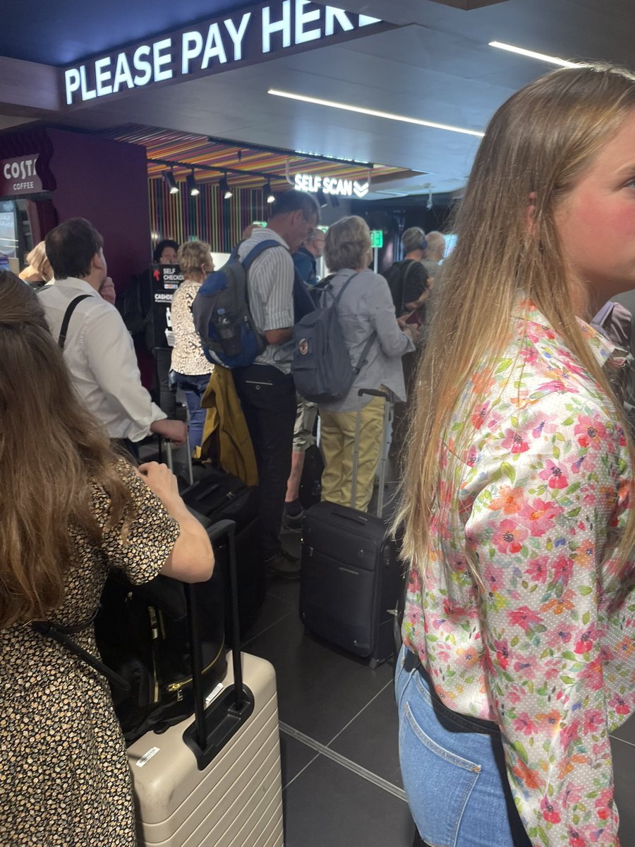 GCPGirl's tweet photo. The journey is still going well and all connections on time. Quick snack at Rotterdam before catching train to a Brussels, slightly chaotic at the @Eurostar terminal because of connection times, but now relaxing in standard premier class with a very acceptable light lunch https://t.co/blemOtcg5f