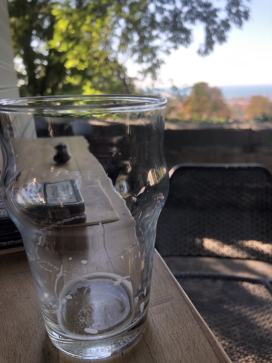 sangermax's tweet photo. Una pausa sul #colle di #sangiusto a #trieste in #barakin per un #birrin e un #tramezzin (ho fatto anche un esperimento ho chiesto di tagliarmelo non in due ma in quattro e non mi hanno chiesto un euro in più 🙄😀) con #panorama compreso nel prezzo #29settembre https://t.co/qYBYzdvR7v