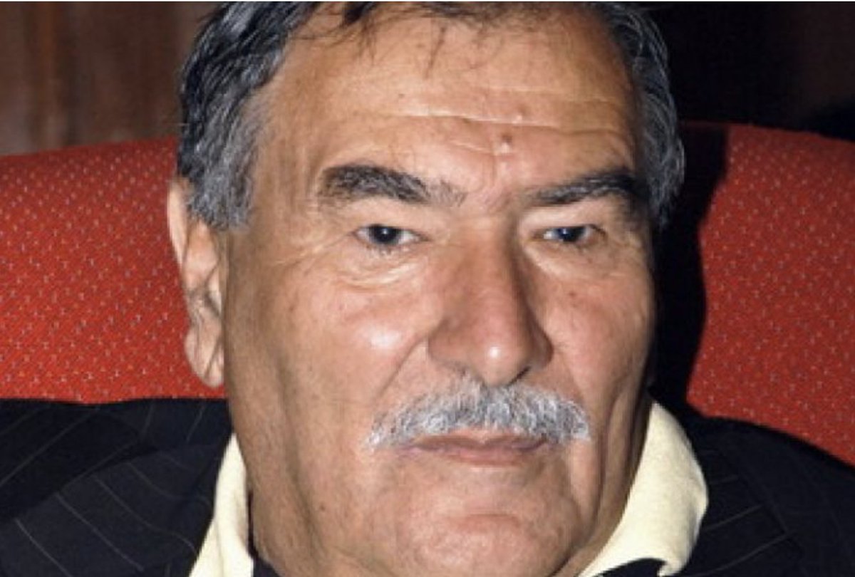 İsmi Zori Balayan. İşkenceci ve çocuk katili Ermeni doktor.

Hocalı'daki Ermeni işgali sırasında Ermeni askerleri tarafından duvara çivilenmiş 13 yaşındaki bir Türk çocuğunun başının, yüzünün ve karnının derisini yüzerek öldürdü. Bu işkenceyi ve cinayeti aynı gün 3 Azerbaycanlı