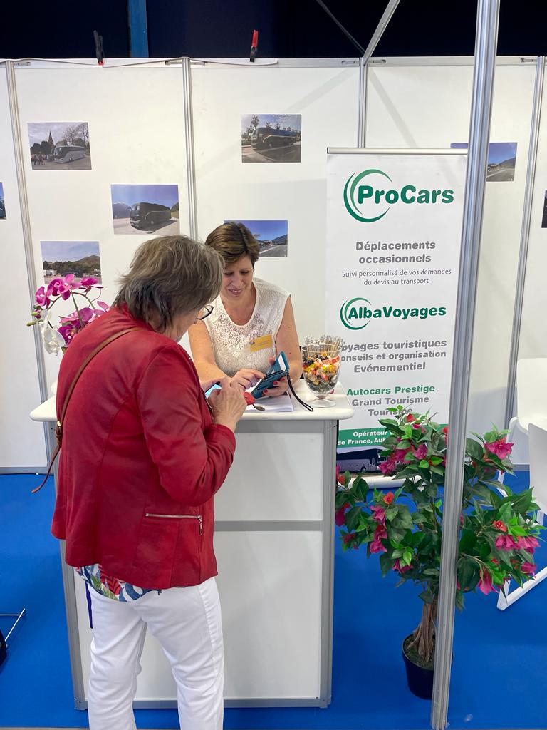 ProCarsProvins's tweet photo. Natacha et Isabelle au Salon des Seniors à @auxerrexpo pour vous présenter notre brochure 2024 et discuter de vos envies de voyage ! 

#voyage #Tourisme #autocar #transport https://t.co/9N807Yn84G