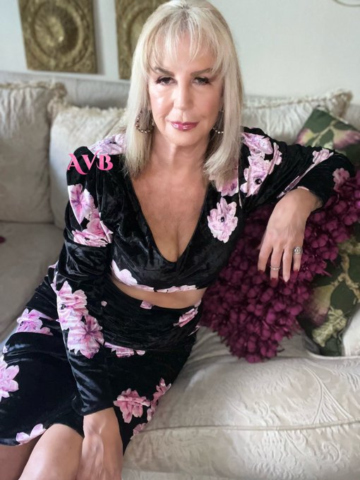 "Decide what you  really want and  let go of the rest."  #Tampagilf #Dinnerdate #fmtyworldwide #London #naughtyelegance #xxxeroticism #allnatural<a href="/tag/allnatural"class="tags"><span>#allnatural</span></a><a href="/tag/london"class="tags"><span>#london</span></a><a href="/tag/dinnerdate"class="tags"><span>#dinnerdate</span></a><a href="/tag/tampagilf"class="tags"><span>#tampagilf</span></a><a href="/tag/fmtyworldwide"class="tags"><span>#fmtyworldwide</span></a>