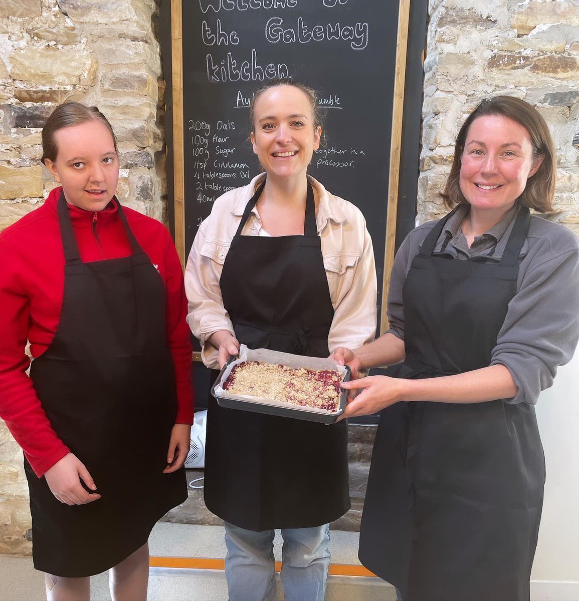WhirlowHallFarm's tweet photo. Tomorrow our learning kitchen tutor, Hilary, will be on @bbcradiosheffield with @KatherineCowan on Kat’s Kitchen from 9am. Hilary made Autumn Fruit Crumble Bars with help from one of our learners, Eryn.
#whirlowhallfarm #bbcradiosheffield #learningkitchen #farmtofork https://t.co/qqCtBlrXcx