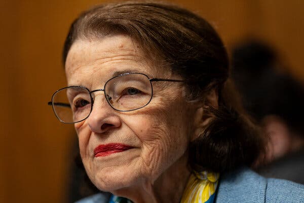 simonateba's tweet photo. BREAKING: Dianne Feinstein, California’s longest-serving senator, dies at 90 https://t.co/pVWZ1vc0i3
