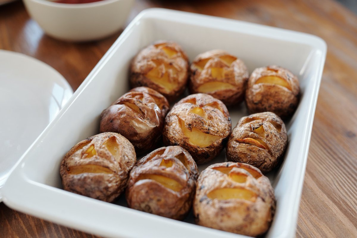 How to Bake a Potato and Live to Tell the Tale: A Funny Guide for Beginners

Read here:
tipsmatic.com/food/how-to-ba…