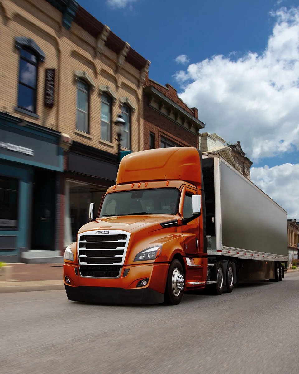 WeKnowTrucks's tweet photo. Driving into #FreightlinerFriday in style #Cascadia https://t.co/09RQwwzpnd