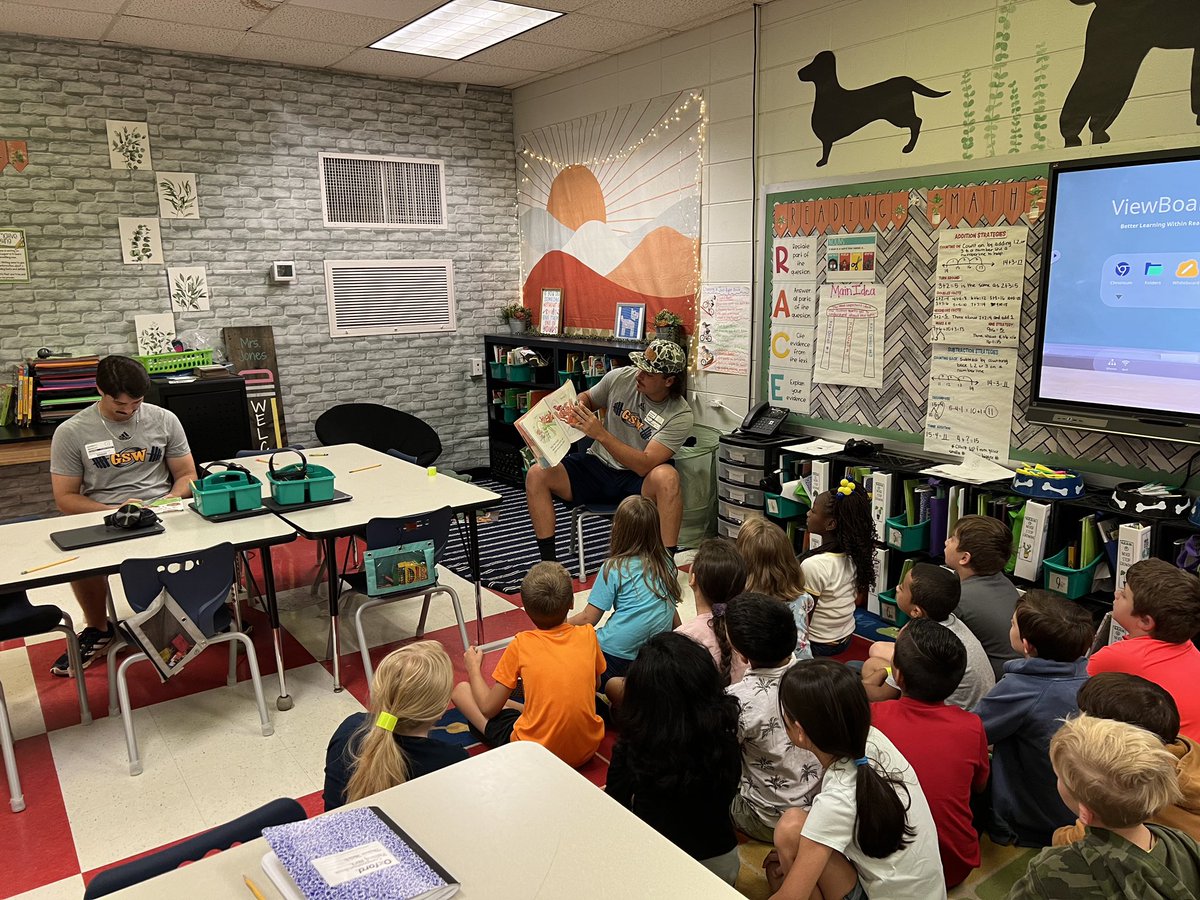 GSW_Baseball's tweet photo. The guys giving back to the community this morning by reading at our local elementary and pre schools! #MoreThanAGame https://t.co/rHecpgSAWw
