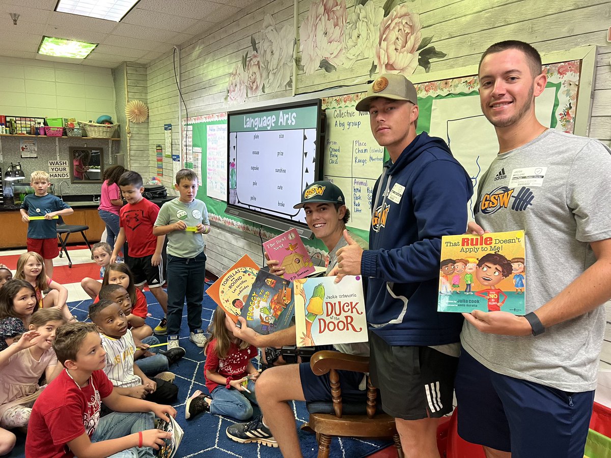 GSW_Baseball's tweet photo. The guys giving back to the community this morning by reading at our local elementary and pre schools! #MoreThanAGame https://t.co/rHecpgSAWw
