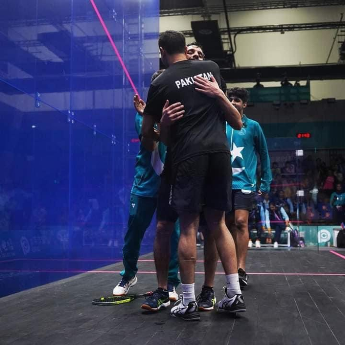 Muneeb313_'s tweet photo. Three Pakistan-India matches tomorrow ๐ต๐ฐ๐ฎ๐ณ
SAFF U19 Championship final - 4:45pm (PST)
Asian Games squash men's team final - 12:30pm (PST)
Asian Games hockey pool clash - 5:45pm (PST)
#AsianGames #U19SAFF2023 https://t.co/SVYv5QIdlK