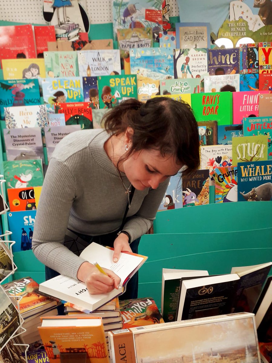 booksellercrow's tweet photo. We had visitors! Welcome back to Carnegie Medal-winning children's author @katyabalen signing copies of her wonderful new novel, FOXLIGHT. That @mossmontmomery acted as security.
You can order a signed copy here: https://t.co/LGPFPnvzFR

#WritingCommunity #indiebookshop #foxlight https://t.co/oUI2znedZJ