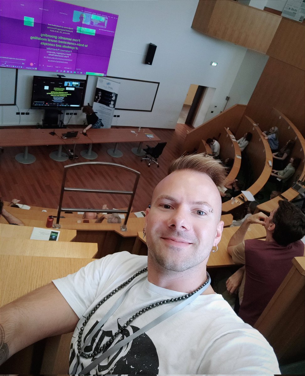 AMiklashevsky's tweet photo. Ready for the talk by Friedemann Pulvermüller @bll_berlin about computational modeling of language processing in the brain at the @eslp2023 conference 🧠
...
#cognitive #cognition #psychology #embodiment #embodiedcognition #eslp #eslp2023 #brain #neuroscience #neuro https://t.co/dIhP0IhYSP