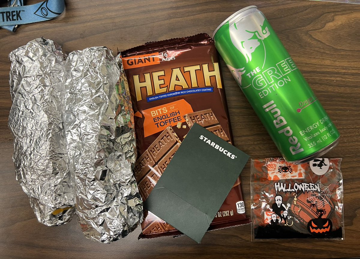 EmilyPullin98's tweet photo. Happy Instructional Assistants Appreciation Day! Feeling very loved! 💕 https://t.co/tOZGW6qgQK