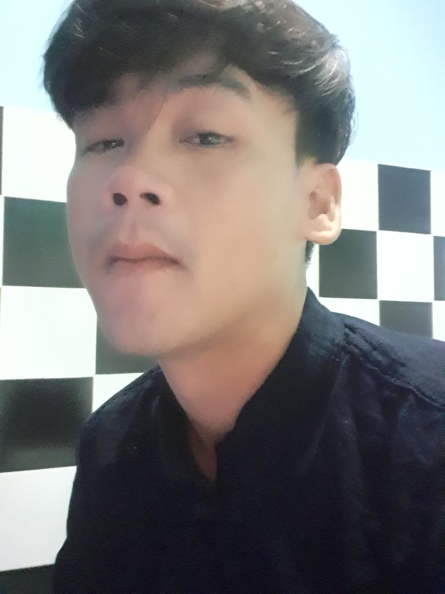 Rhong tweet media