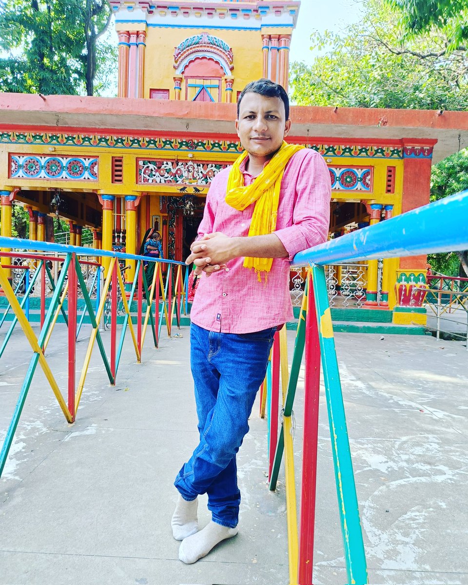 अकेले ही तय करने होते  है कुछ सफर,,,,,
 जिदंगी के हर सफर में हमसफ़र नही होते।
