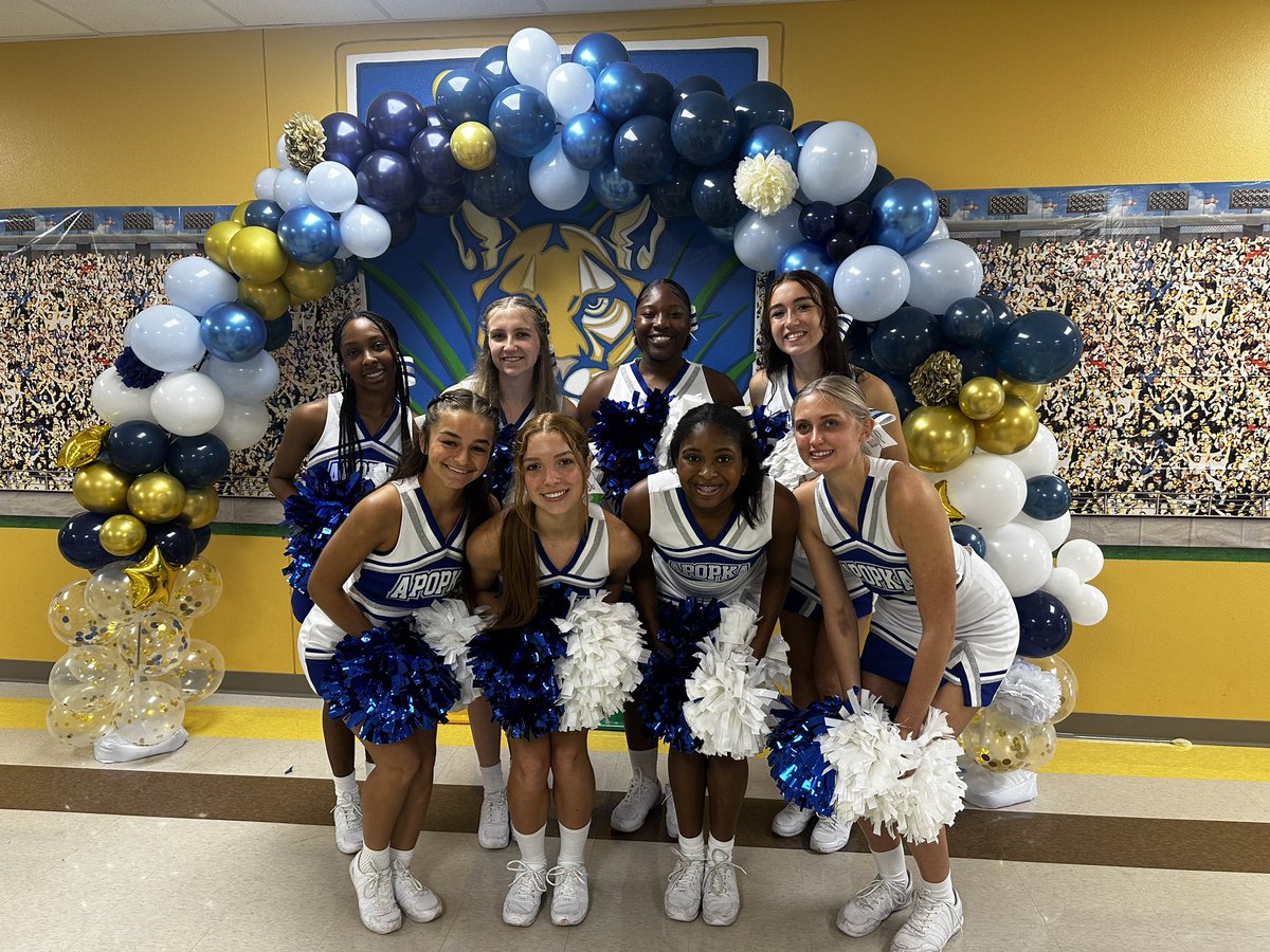 ApopkaHS's tweet photo. Apopka High School Varsity Cheer and Football were able to greet students at our local elementary schools this morning to get them ready for #rockyourschool day! We hope they have a fun and engaging day! #futurebluedarters ๐ฆ
๐ #ocpsRYS https://t.co/F0XI5Y3Pik