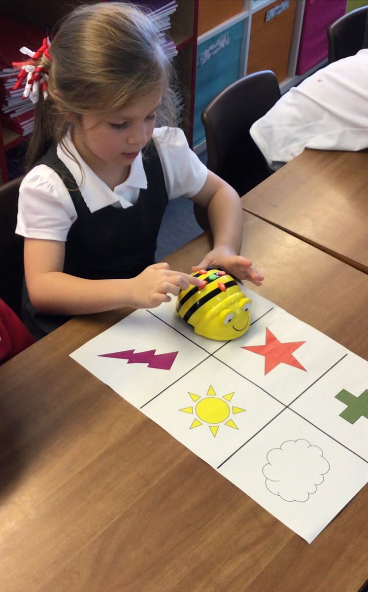 StrettonStMatts's tweet photo. Class 1 had a very fun afternoon using the BeeBots. We used all the direction buttons to reach a given target. #SSM #SSMYear1 #SSMComputing https://t.co/KydxCrdEDF