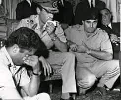 AlgdafiRajaa's tweet photo. بكاء العقيد معمر القذافي في جنازة الرئيس المصري جمال عبدالناصر… 28 سبتمبر عام 1970.

العقيد القذافي من شدة الحزن على وفاة عبدالناصر سقط مغشيًا عليه حينها.

#الجبهة_الشعبية_لتحرير_ليبيا #ليبيين_وبسيف_الإسلام_متمسكين https://t.co/EMJubXkRz6