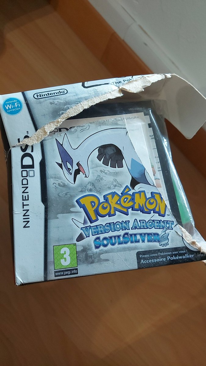 J'ai retrouvé plein de boîtes de jeux de ds je croyais les avoir perdues🥹 Je suis trop trop content (par contre le bourrin mon frère comment il a ouvert la boîte de Pokémon Soulsiver je veux le taper vu combien ça coûte aujourd'hui)
@RasKass__ Qu'est-ce que tu en penses😎