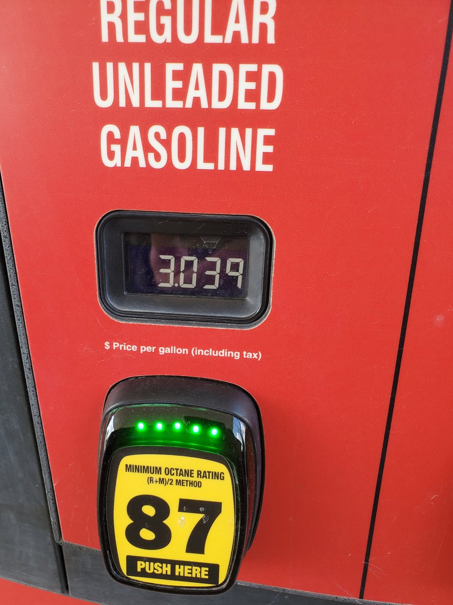 RosieComedian's tweet photo. @DC_Draino Thank God I live in Texas 
@TommysGarageTvShow
@TommysGarageTv 
#TommysGarageTvShow
#TommysGarageTv
https://t.co/xcsKu7Ee2u https://t.co/hbE018dvKQ