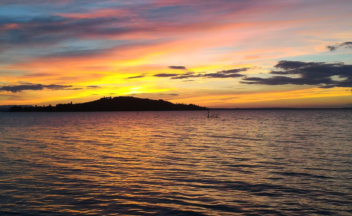 🔴 LIVE NOW 📍#Perugia TRASIMENO SPECCHIO DEL CIELO #sharpernight #ern2023 #MSCActions @uniperugianews