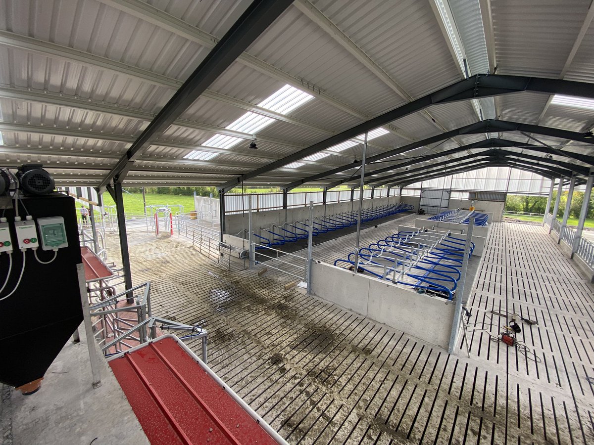 JohnBreslin222's tweet photo. On farm today in county Cavan. X2 new lely astronaut A5 milking robots fitted. Start up next Tuesday. Yard design , project co-ordination and FMS support provided by our in house team at the lely center mullingar! 

#lelycentermullingar https://t.co/LQiXyLvRa2
