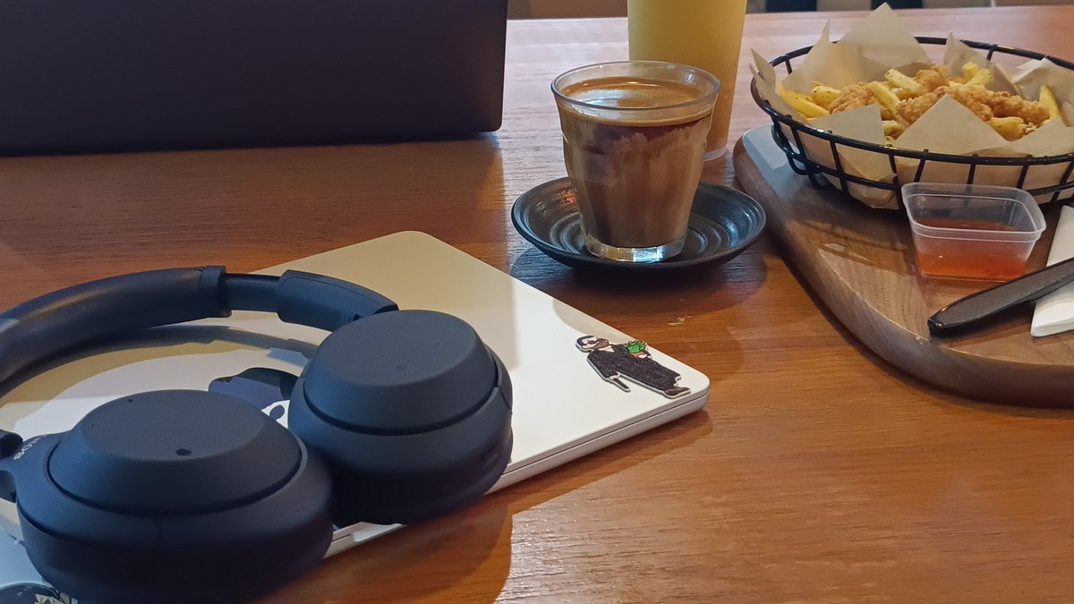 看着每一张照片里的人哭泣 删掉
为什么就走到了这样的地步呢