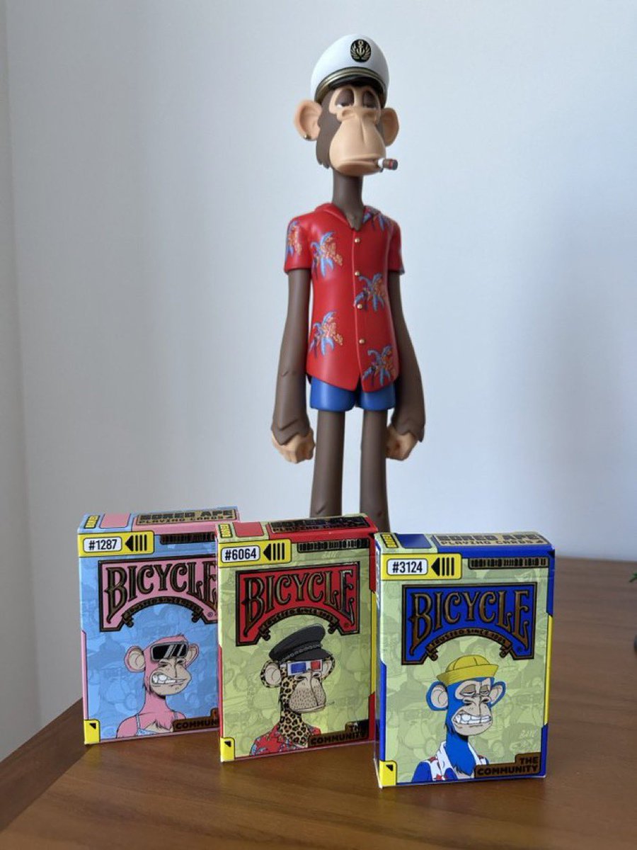 The <a href="/SUPERPLASTIC/">SUPERPLASTIC</a> Curtis combined with <a href="/bicyclecards/">Bicycle Cards</a> BAYC community cards make for a great <a href="/BoredApeYC/">Bored Ape Yacht Club 🍌</a> collectible display.

📸: <a href="/allnick/">Nick O’Neill</a>