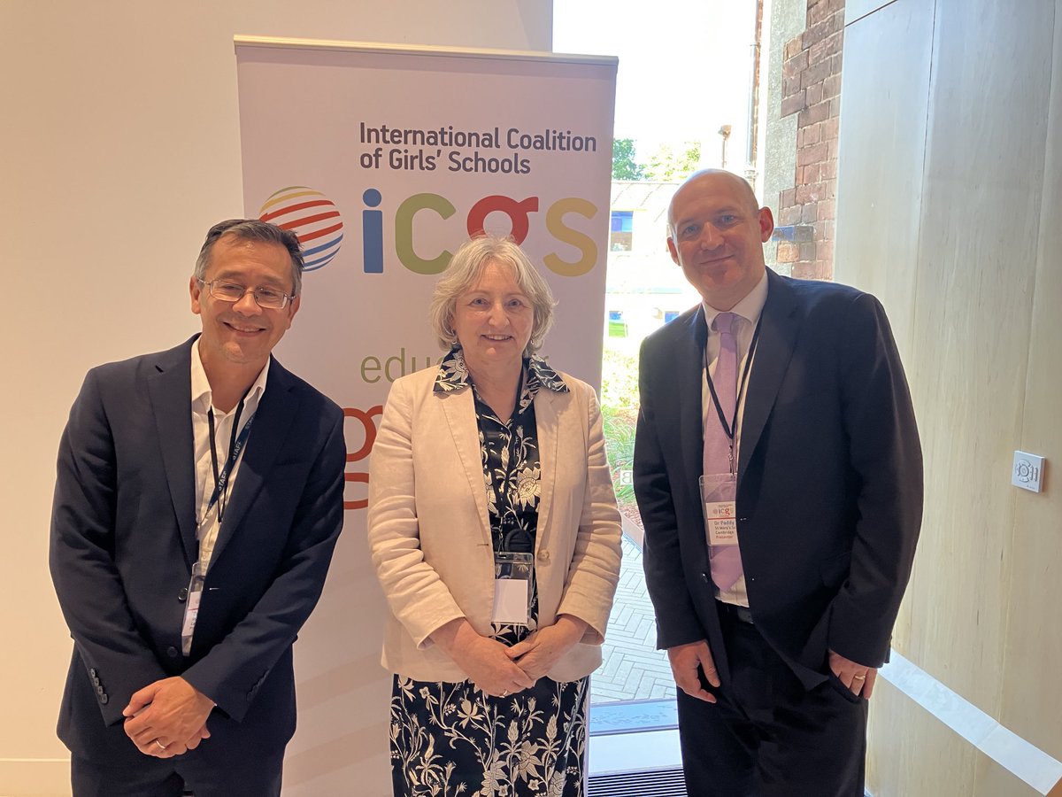 eyre_deborah's tweet photo. Great to presenting on HPL at this conference with ⁦@StMarysSch⁩ They did a great job on presenting how all this works in the classroom. Thanks #ICGS #hpledu https://t.co/5fPTG0guAv
