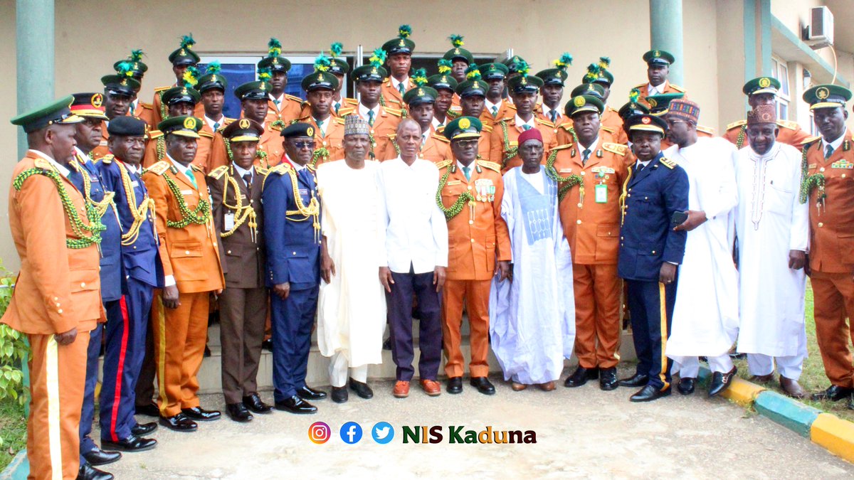 NIS_Kaduna's tweet photo. CIS BM Lawal (as special guest) attended the Passing Out Parade of the 29th Superintendent Basic Course of the Nigerian Correctional Service at the Correctional Service Staff College Barnawa, Kaduna.

29th Sept. 2023.

#NISDeyForYou
#nigeriaimmigration
#CorrectionalService https://t.co/BYA22mIjOR
