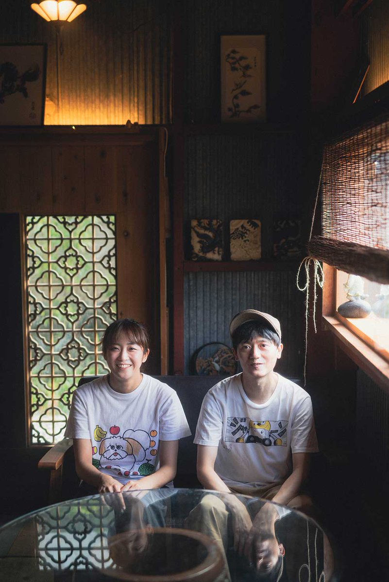 SENSA (@sensajp) on Twitter photo 【#インタビュー】
新作を機にお互いの奇妙な共通項が解き明かされる!?ポニーのヒサミツ×kiss the gambler対談
🔗sensa.jp/interview/2023…
#ポニーのヒサミツ #kissthegambler
<a href="/hisamitsu_house/">ポニーのヒサミツ / Hisamitsu the Pony</a> <a href="/kissthegambler/">kiss the gambler</a> 【#インタビュー】
新作を機にお互いの奇妙な共通項が解き明かされる!?ポニーのヒサミツ×kiss the gambler対談
🔗sensa.jp/interview/2023…
#ポニーのヒサミツ #kissthegambler
<a href="/hisamitsu_house/">ポニーのヒサミツ / Hisamitsu the Pony</a> <a href="/kissthegambler/">kiss the gambler</a>