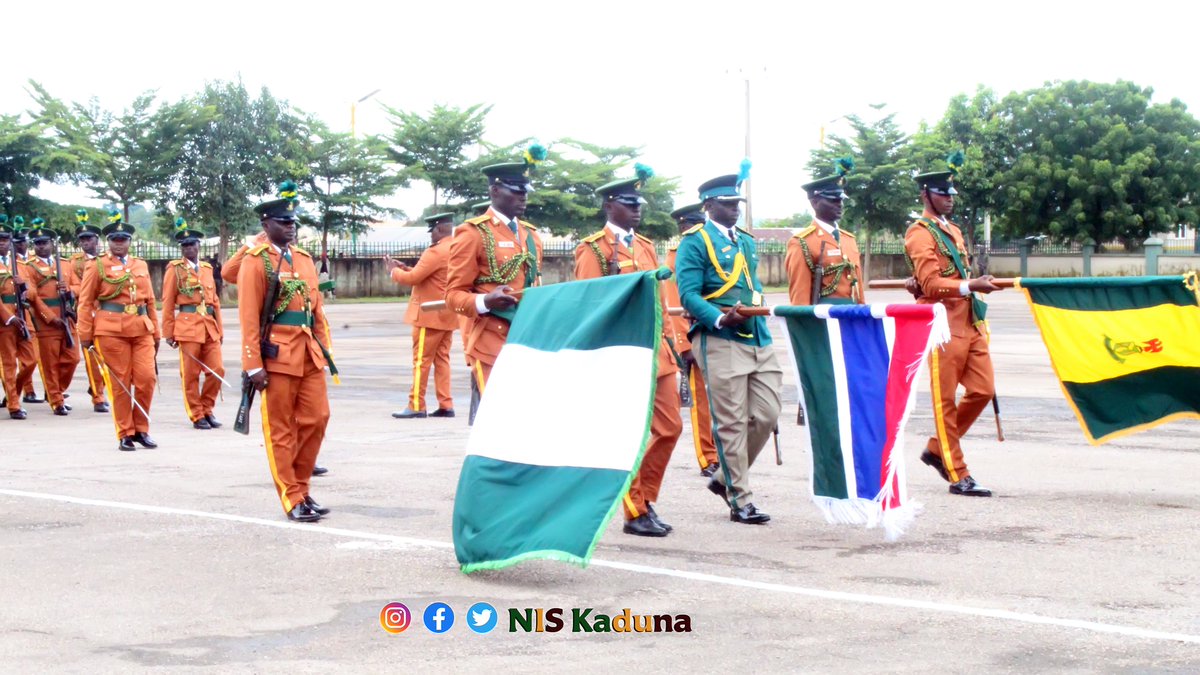 NIS_Kaduna's tweet photo. CIS BM Lawal (as special guest) attended the Passing Out Parade of the 29th Superintendent Basic Course of the Nigerian Correctional Service at the Correctional Service Staff College Barnawa, Kaduna.

29th Sept. 2023.

#NISDeyForYou
#nigeriaimmigration
#CorrectionalService https://t.co/BYA22mIjOR