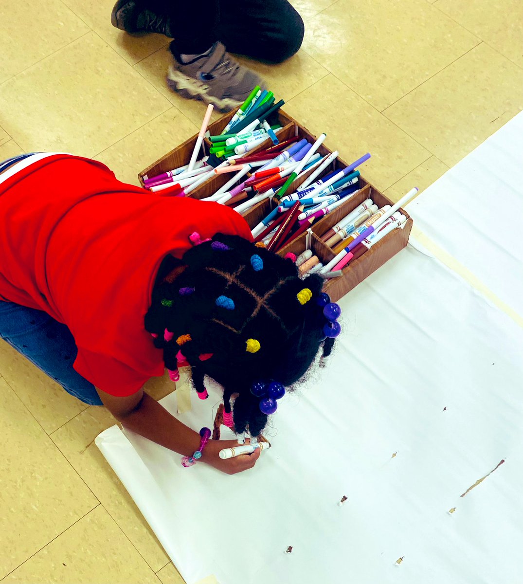 lobnafrench's tweet image. At school, Children should FEEL …💙💛 Children discussed their rights to feel happy, safe, loved and more !!  Reflecting on #OrangeShirtDay and Phylis’ feelings 💙💛  #plasp @PLASP_CCS