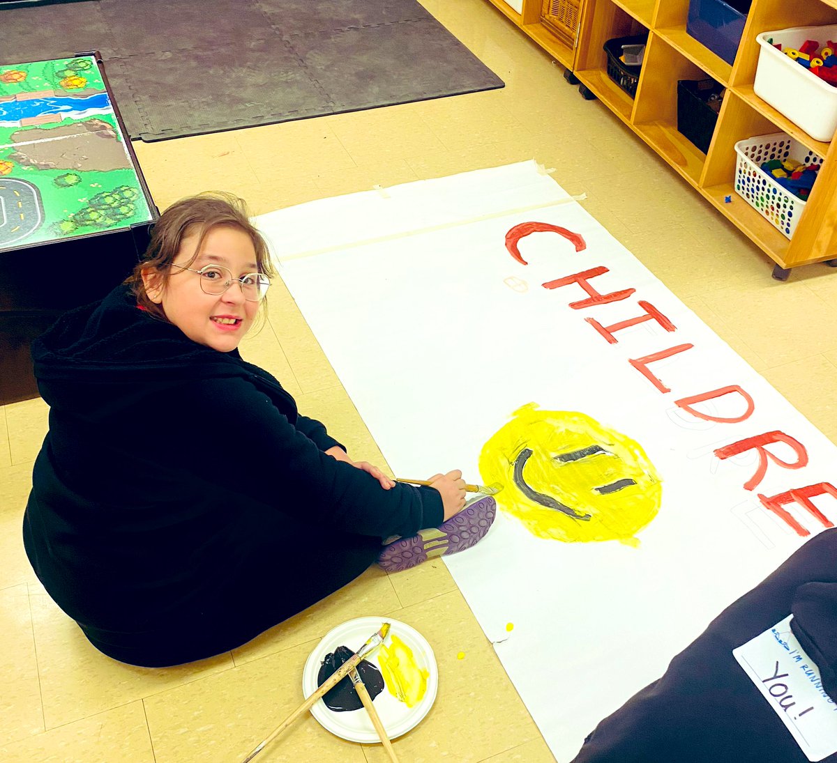lobnafrench's tweet image. At school, Children should FEEL …💙💛 Children discussed their rights to feel happy, safe, loved and more !!  Reflecting on #OrangeShirtDay and Phylis’ feelings 💙💛  #plasp @PLASP_CCS