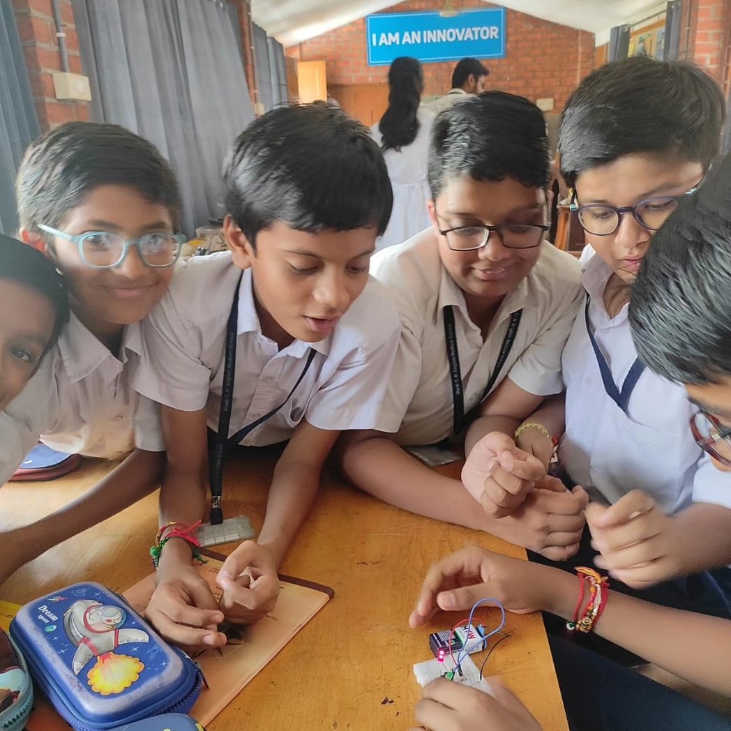 cnem2010's tweet photo. Students and their innovation at ATL Lab.
#STEM
#STEMEDUCATION
#stemrobotics
#atalinnovationmession
#atalindia
#aiminnovation
#stemlab
#stemlearning
#neweducationpolicy
#skill
#newtechnology
#stemactivity
@cmogujarat
@pmoindia_rc
@atalinnovationmission
@niti.aayog
@DrChintan_V https://t.co/qjjFUa1e1b