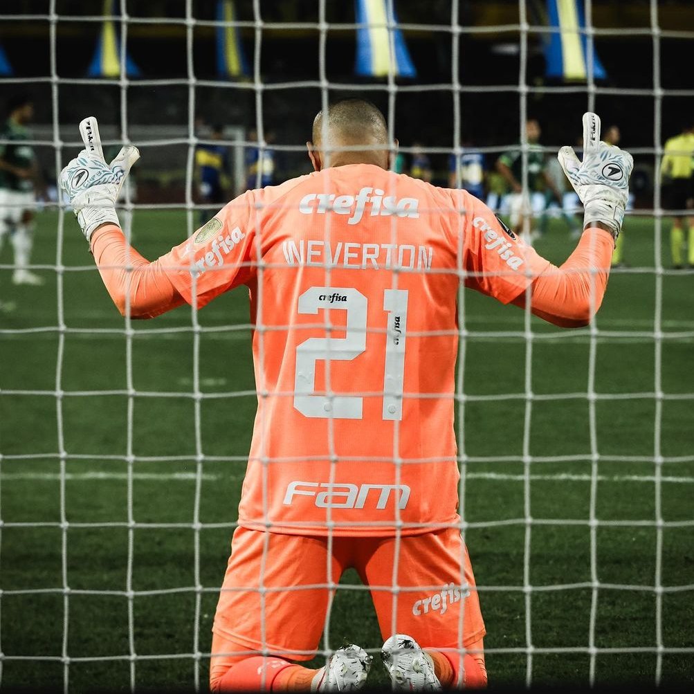 Sofascore Brazil on X: 🔎 Weverton 🆚 Éverson na @LibertadoresBR 2021:  Jogos: 9 - 10 Gols sofridos: 4 - 3 Defesas: 26 - 33 Defesas difíceis: 7 -  11 Bolas defendidas: 87% 