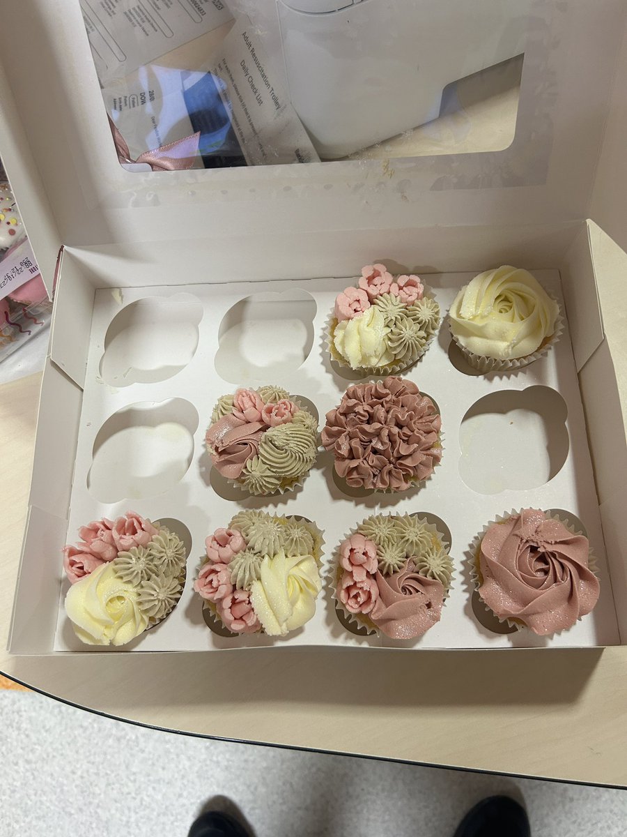 Going fast! Almost too pretty to eat, a lovely gift from one of our patients family member for all the hard work of the MDT within the Orthopaedic team, well done everyone 🎉🎉