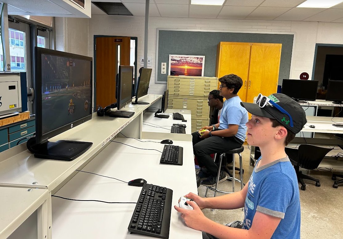 RickLapi's tweet image. GMHS esports season began Smash &amp;amp; Rocket League w/ @PSELesports 
Esports offers benefits for SS, including Teamwork &amp;amp; communication: 🤝 Problem-solving &amp;amp; strategic thinking 🧠, Leadership🏆, STEM skills🔬, College &amp;amp; career 🎓
#mifflinsd @GovMifflinSD  @GMSDAthletics
