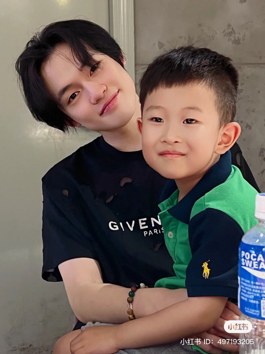 chenleours's tweet photo. chenle and his nephew from his sis-in-law xhs! 🥹 https://t.co/aQQv5O1qJb