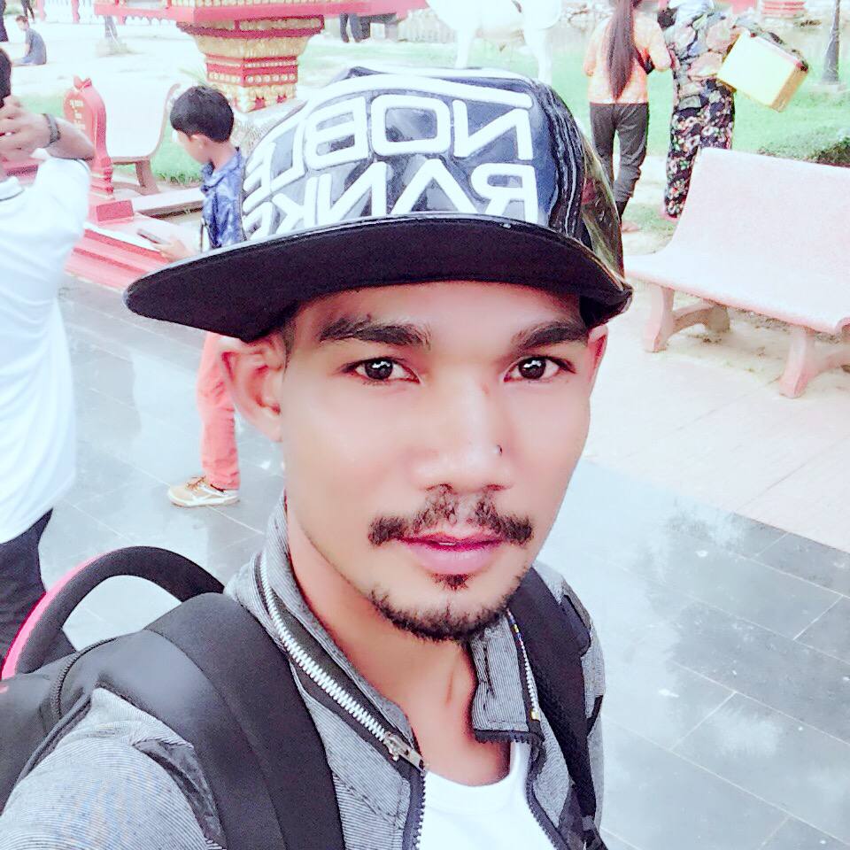 LeanOun83051's tweet photo. សួស្តីអ្នកពោសាត់ អ្នកតាឃ្លាំងមឿង
#cambodia
#STRONGHEARTS https://t.co/3zpTvJTpo7