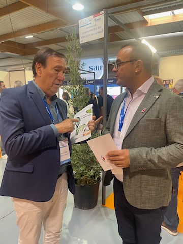 JPezieres34's tweet photo. La fédération @LesBuralistes de l'herault participe au salon @ASSOMAIRES34 à @Agglo_Beziers .
Des élus venus en nombres sur notre stand afin d'échanger sur #transformationsaison2
@LaPosteBusiness
@dgfip_officiel
#loomis
#implantationettransfert
#territoire
@christianfv34 https://t.co/O5Q4BVvnXz