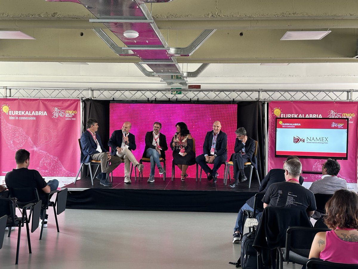 seeweblive's tweet photo. Il 27 settembre abbiamo partecipato alla seconda edizione di #Eurekalabria, l’evento dedicato agli Internet Service Provider e agli operatori #ICT della Calabria.
#Eurekalabria #ITNOG #Connettività #Innovazione #Calabria #internetserviceprovider #dati #connettività @rfc1036 https://t.co/c7PclSTDL9