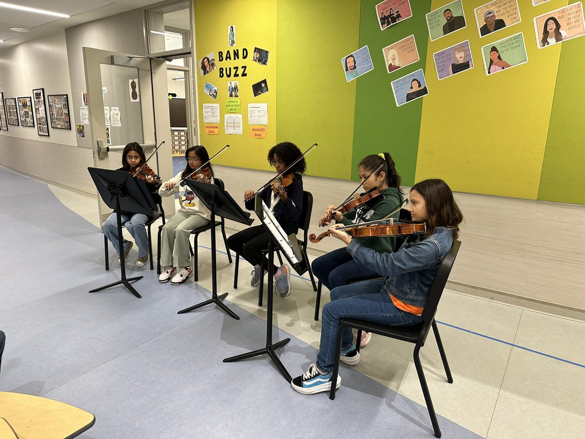 BethCgps's tweet photo. New Leb’s first #FamilyFriday was a huge success! Thank to the more than 90 families who showed up! @NewLebAP @MJDAmico_GPS @NewLebPTA #goBobcats https://t.co/CIml6RrYV7