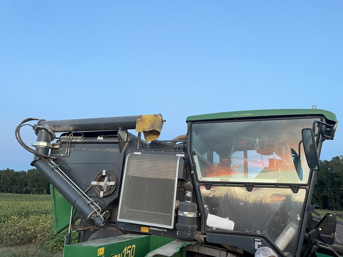 jakhar_amrinder's tweet photo. 🌽 The past few weeks have been a whirlwind! 🌪️ Harvested and collected data from 300 plots across 3 locations for 2 studies. Eager to share findings? Catch me at #ASA on Oct 31, discussing VRN Nitrogen Management. 🌾📊 #AgScience @leoNitrogen 
@UGA_CollegeofAg https://t.co/rknzBOfT5y