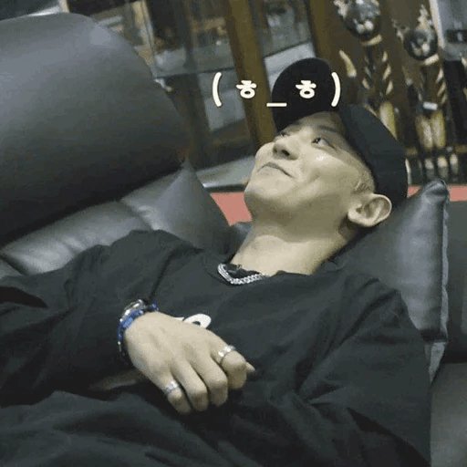 holox00's tweet photo. @itsurRoqe @weareoneEXO @layzhang @B_hundred_Hyun هیهی.. https://t.co/mdMx4solv5