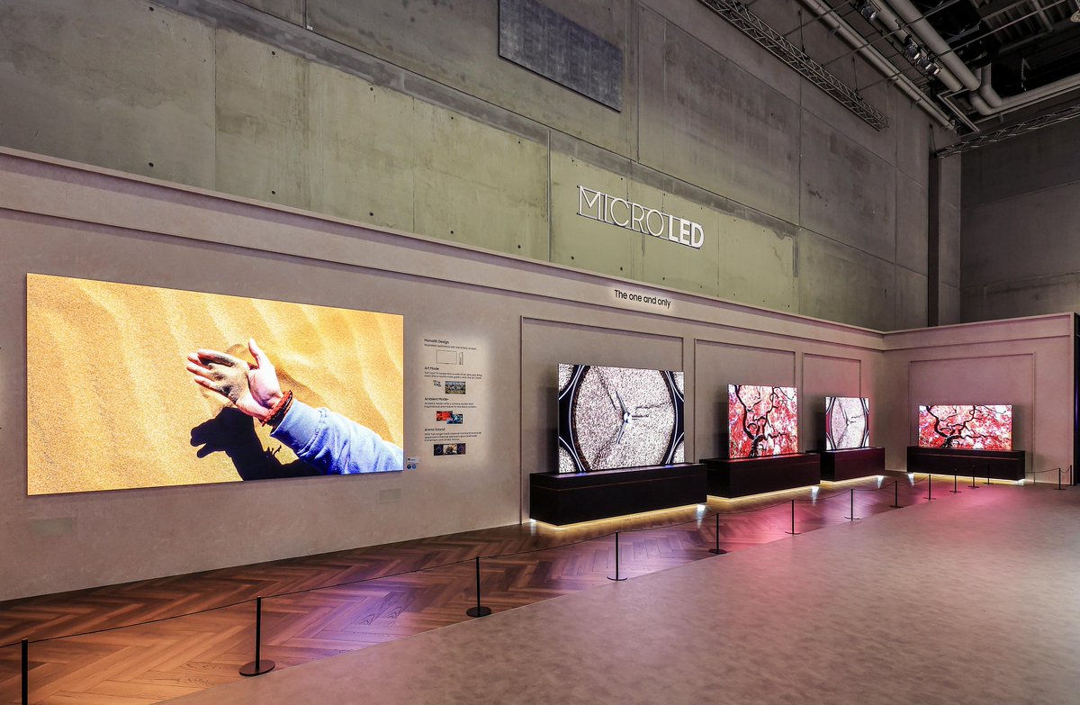 SamsungUK's tweet image. Next-gen innovation +  incomparable craftsmanship = our most breathtaking display technology ever: Introducing MICRO LED. Visit spr.ly/6013uHq1X to learn more.
#MICROLED #TheOneAndOnly #IFA2023 #Samsung