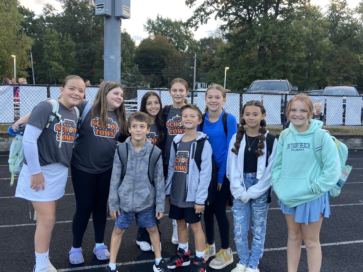 CfisYearbook's tweet photo. IS Walk to School/Town #cftogether https://t.co/NUIwXyxrtD