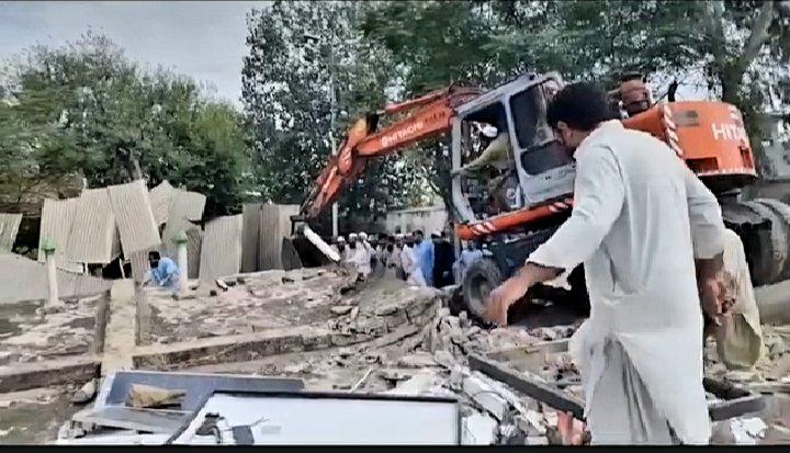 Khyber Pakhtunkhwa &amp; Balochistan, 2 unfortunate events on Milad day. There is a suicide attack in the Doaba police station mosque in Hangu district of #KPK. 

The martyrdom of 40 to 50 worshipers is also a big question mark on the security system. 

#Balochistan #مستونگ #Karak