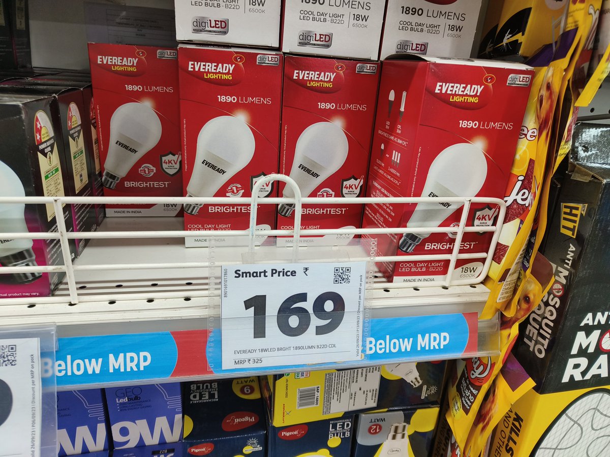 thakurparesh1's tweet photo. @JioMart_Support @JioMart Standing at Smart bazar Patliputra colony Patna-800013.take 3 no everyday Led bulb of 18 watt.Price showing 169.i hv taken photo also.But your SM Mr Arun Kumar talk rudely and told me that price change and cost is Rs 309.Not good.advice him to gv 169 https://t.co/oj30HhTSMU